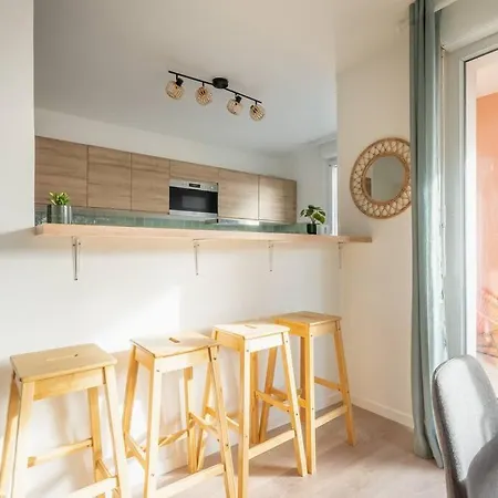 Le Prague - Parking - Disneyland - Balcon