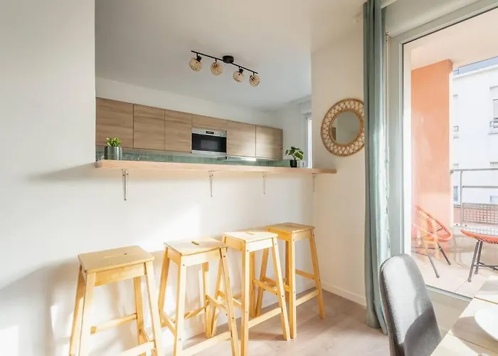 Le Prague - Parking - Disneyland - Balcon
